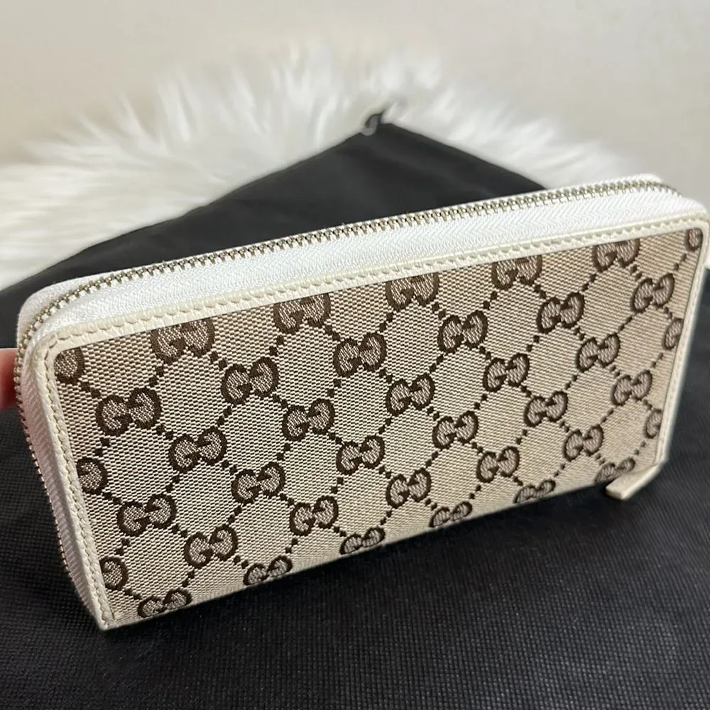 💯Authentic Gucci  Zipped Around Long Wallet🍀
